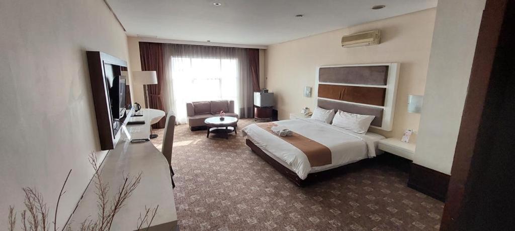 Hotel President Executive Club 4*