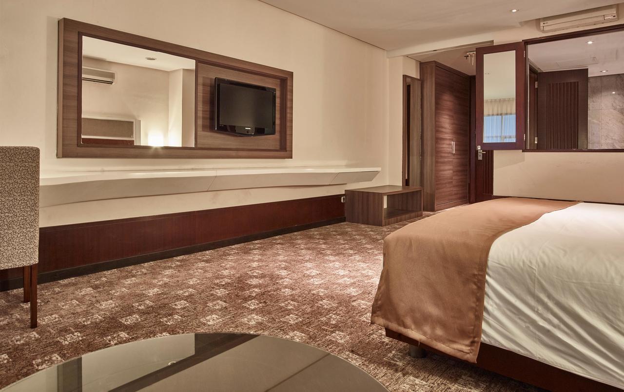 Hotel President Executive Club
